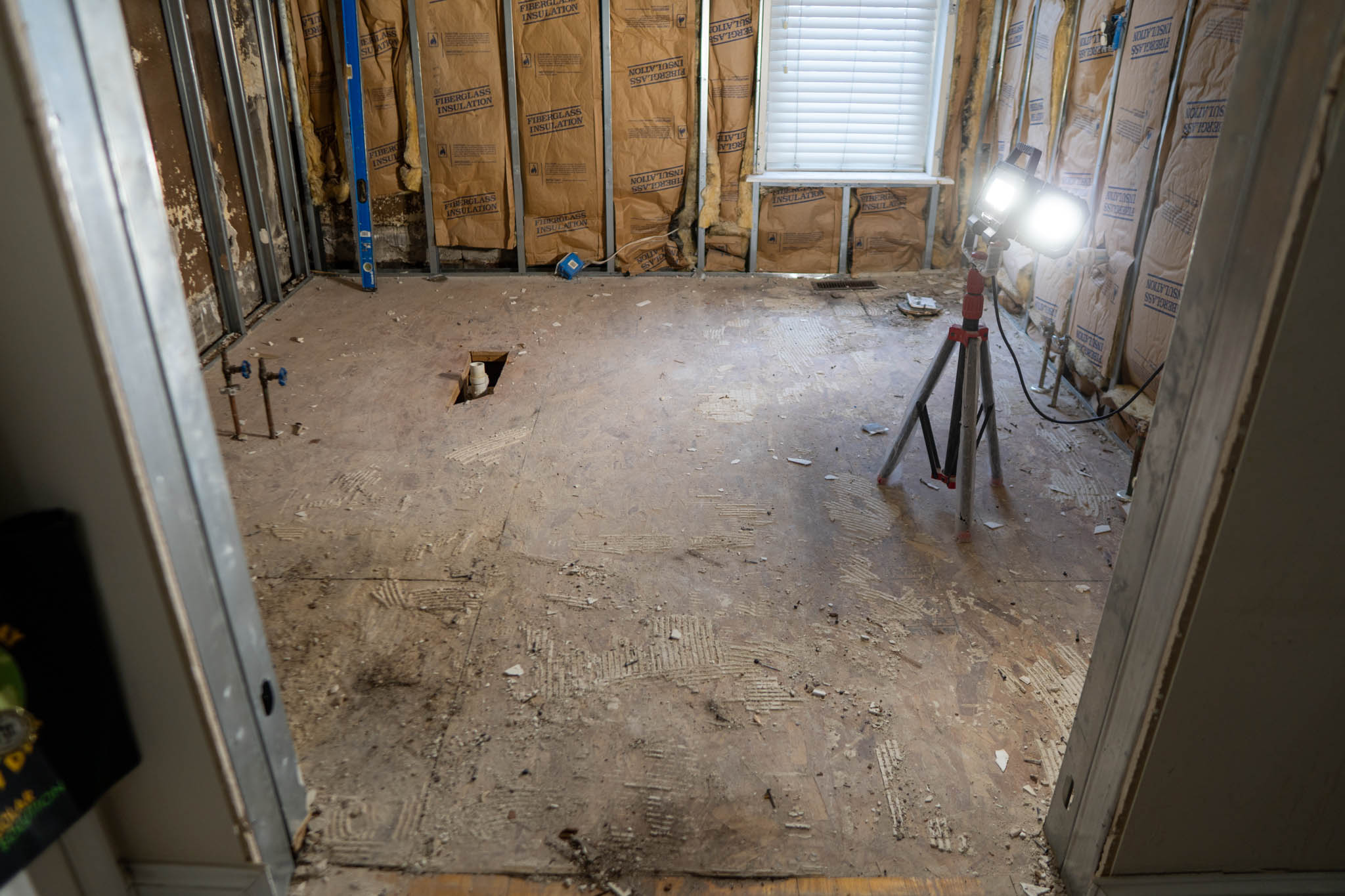 dc-master-bath-before-3